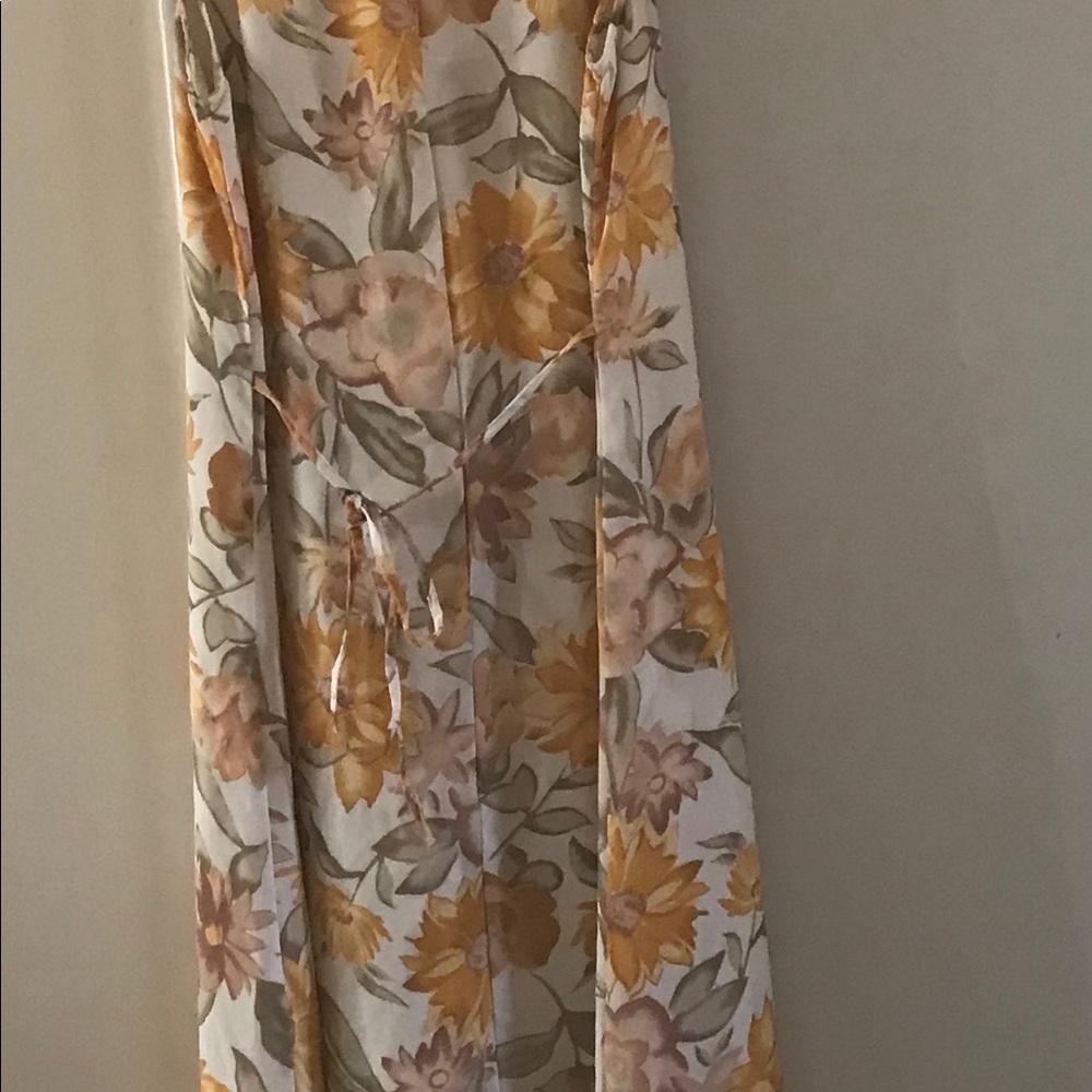 Dress - Picture 4 of 5